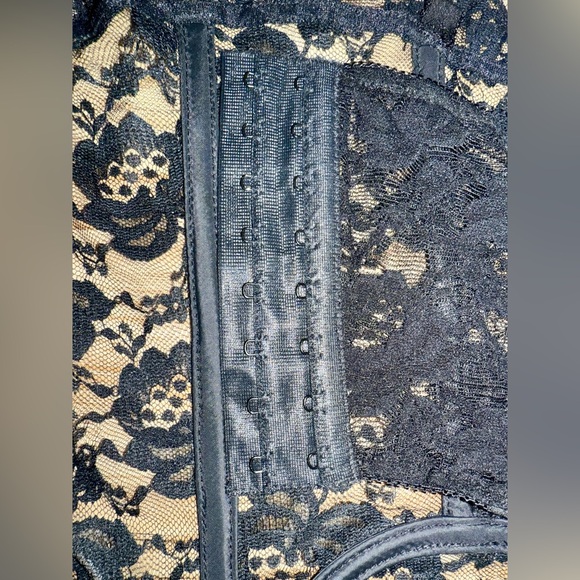 NEVER WORN 𝑉𝐼𝑁𝑇𝐴𝐺𝐸 𝐉𝐞𝐳𝐞𝐛𝐞𝐥 𝑙𝑎𝑐𝑒 𝑏𝑢𝑠𝑡𝑖𝑒𝑟 - Picture 7 of 8